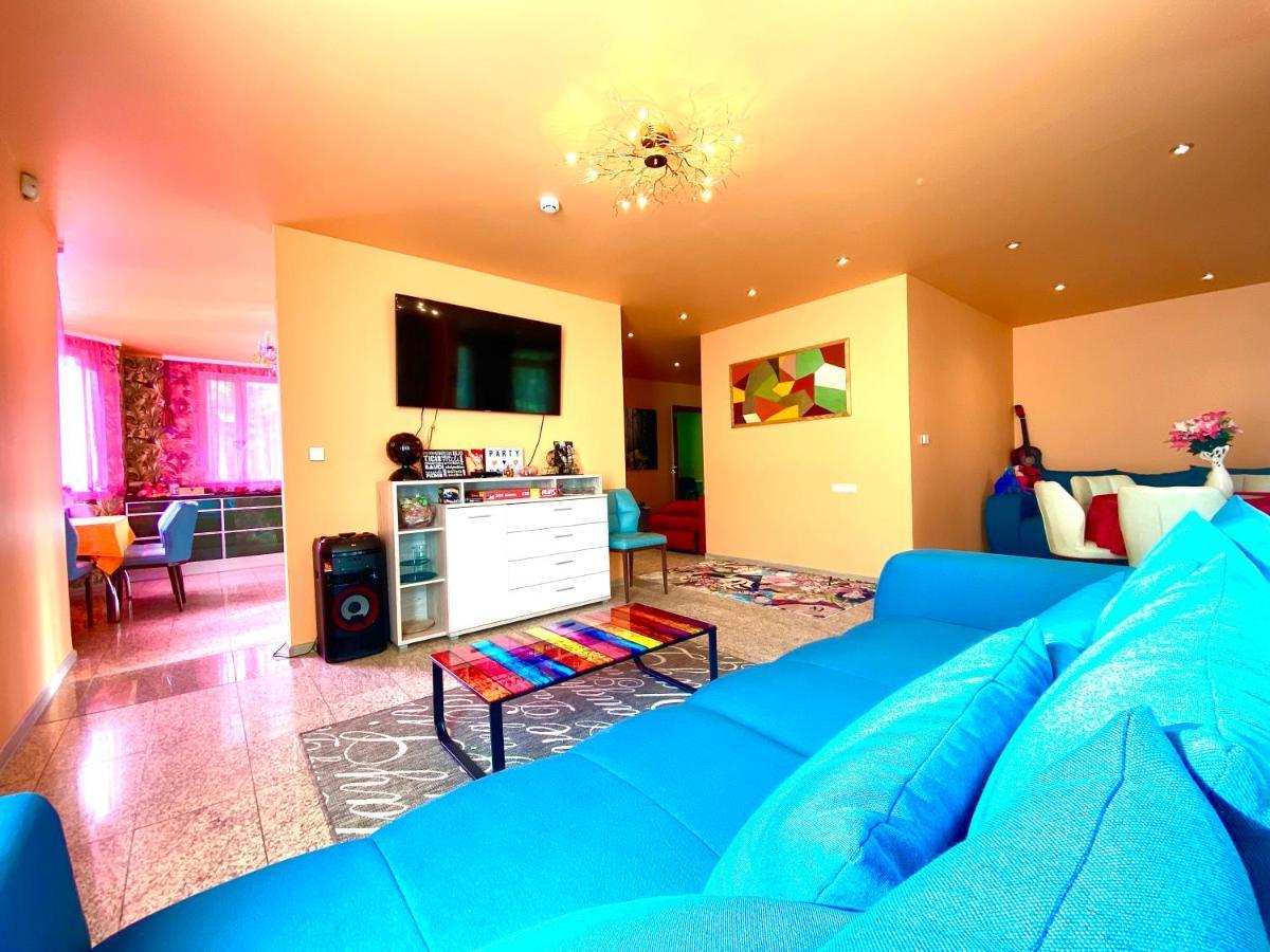 Party House Hotel Cielavas Exterior photo