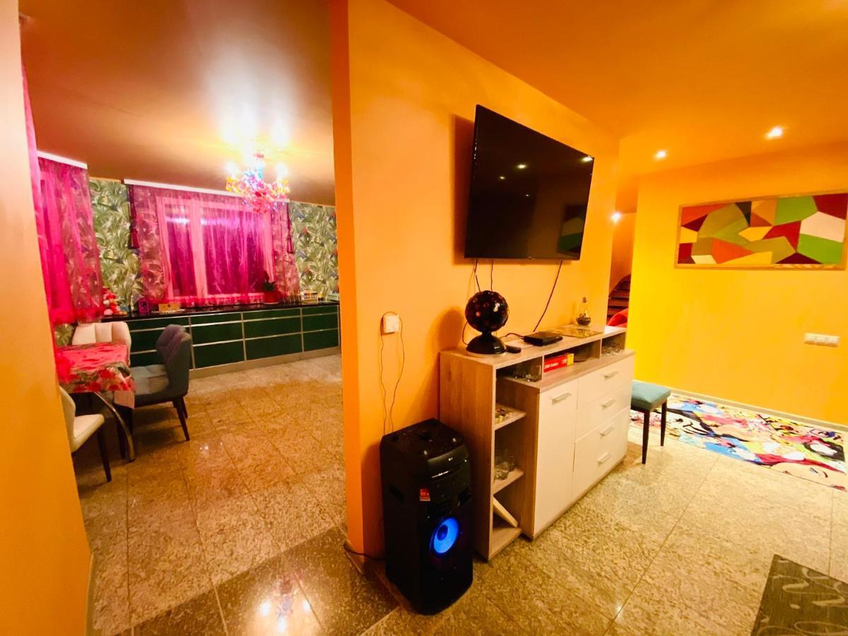 Party House Hotel Cielavas Exterior photo