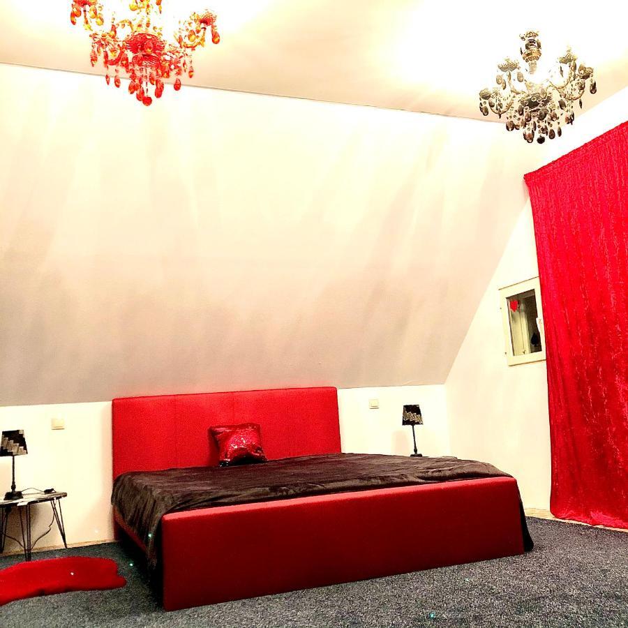 Party House Hotel Cielavas Exterior photo
